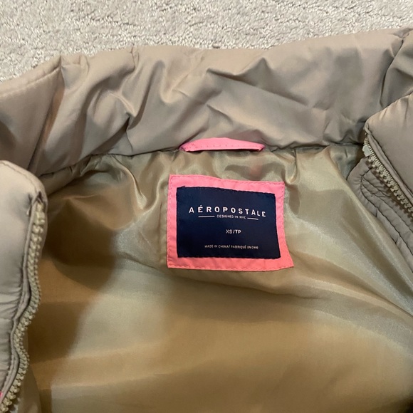 puffer vest - Picture 3 of 3